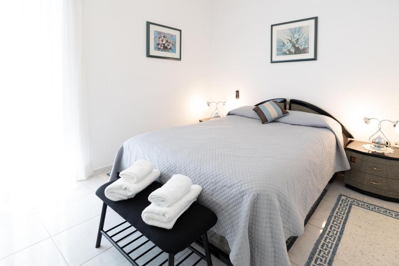 Seaside Penthouse In קלמאטה מראה חיצוני תמונה